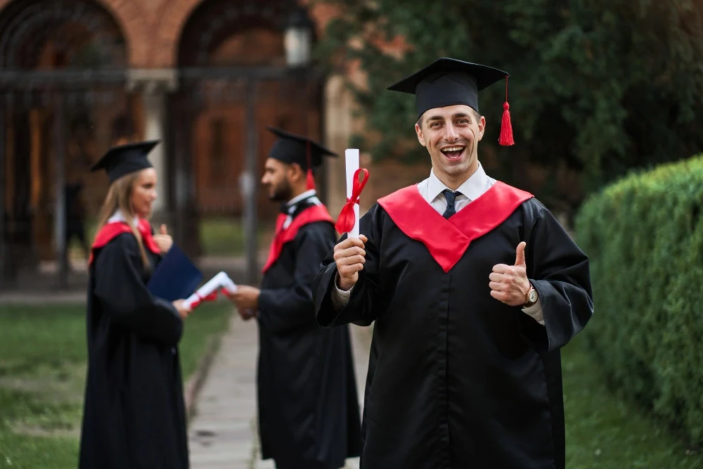 Difference Between Grants, Scholarships and Loans: Complete Financial Aid Guide for Students